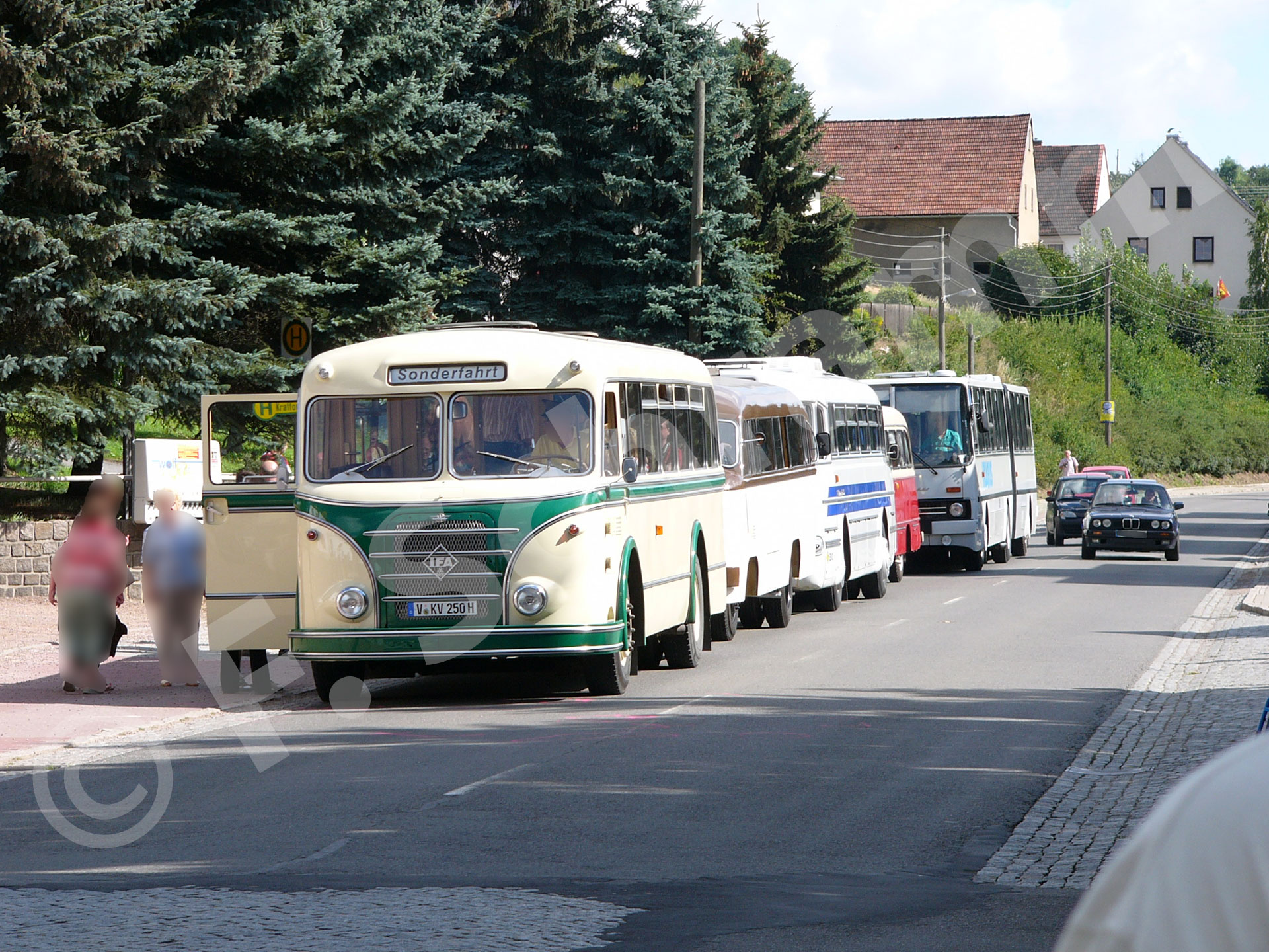 100 Jahre Busverbindung Mittweida Limbach am Carolapark Markersdorf (2006)