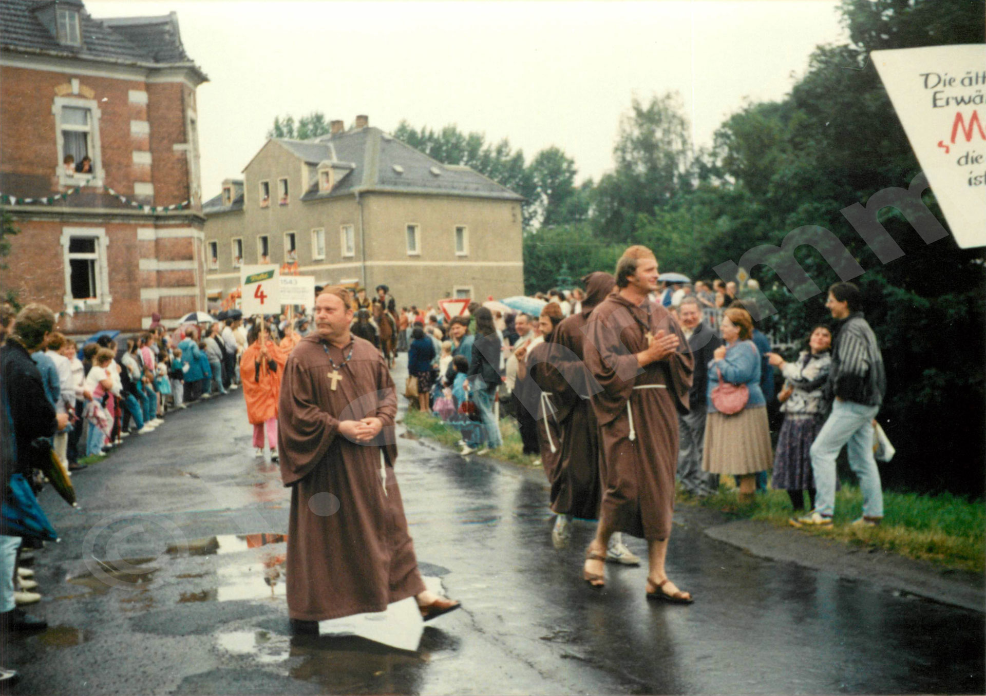 Festumzug auf der Unteren Dorfstraße