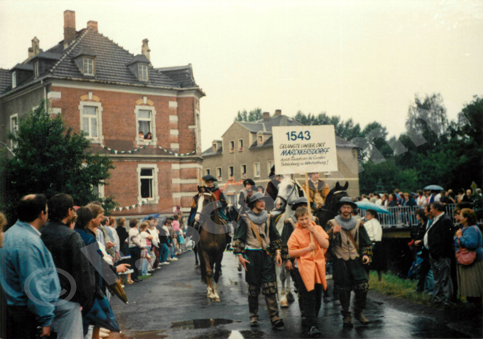 Festumzug auf der Unteren Dorfstraße