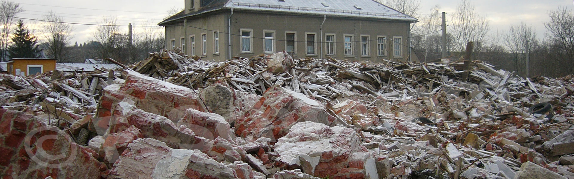 Kompletter Abriss aller Fabrikgebäude des ehemaligen Industriestandortes (2007)