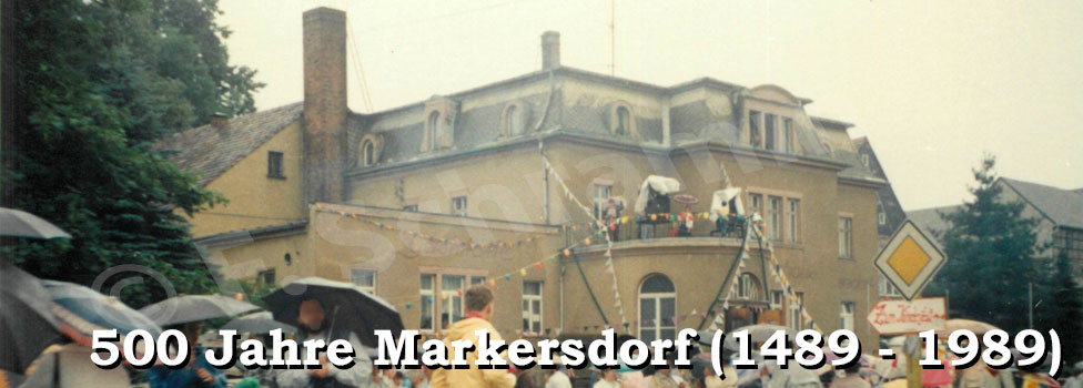 Reges Treiben herrschte 1989 zur Feier "500 Jahre Markersdorf" vor dem Carolapark
